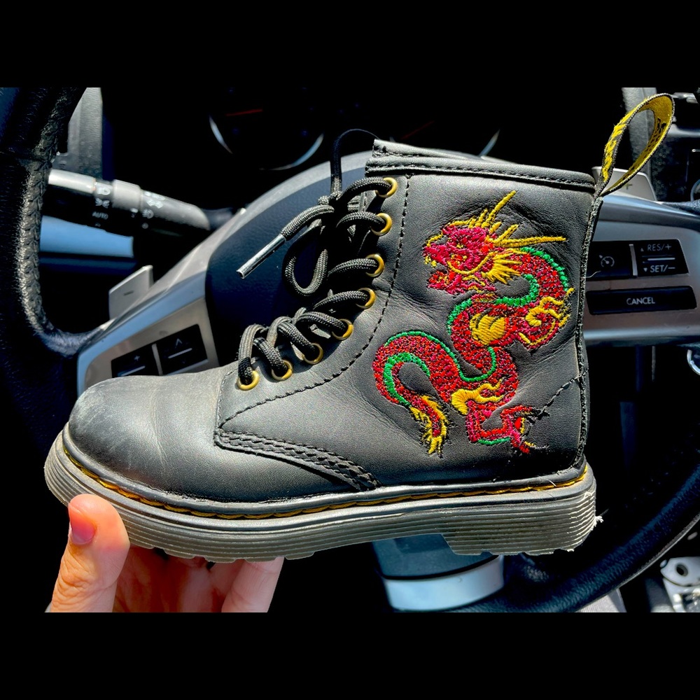 Discontinued Dragon doc martens (kids size 11)
